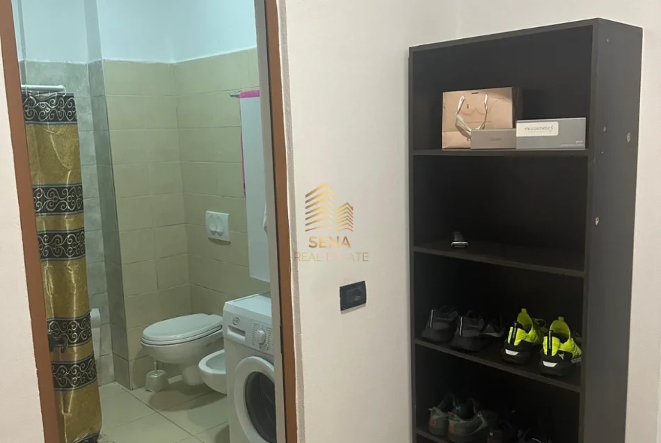 Tirane, jepet me qera apartament 1+1+Ballkon Kati 1, 65 m² 500 € (Rruga e Dibres)