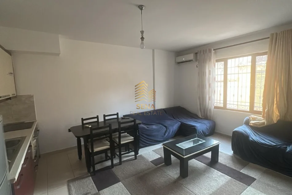 Tirane, jepet me qera apartament 1+1+Ballkon Kati 1, 65 m² 500 € (Rruga e Dibres)