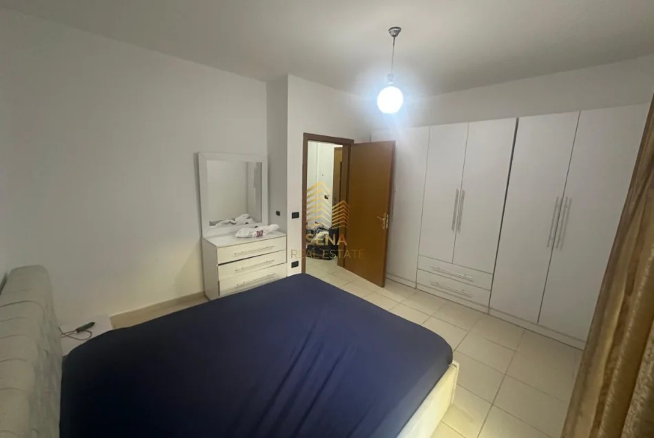 Tirane, jepet me qera apartament 1+1+Ballkon Kati 1, 65 m² 500 € (Rruga e Dibres)