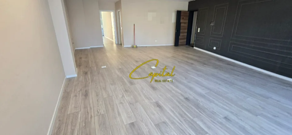 Tirane, jepet me qera ambjent biznesi Kati 1, 102 m² 1.400 € (LIQENI ARTIFICIAL)