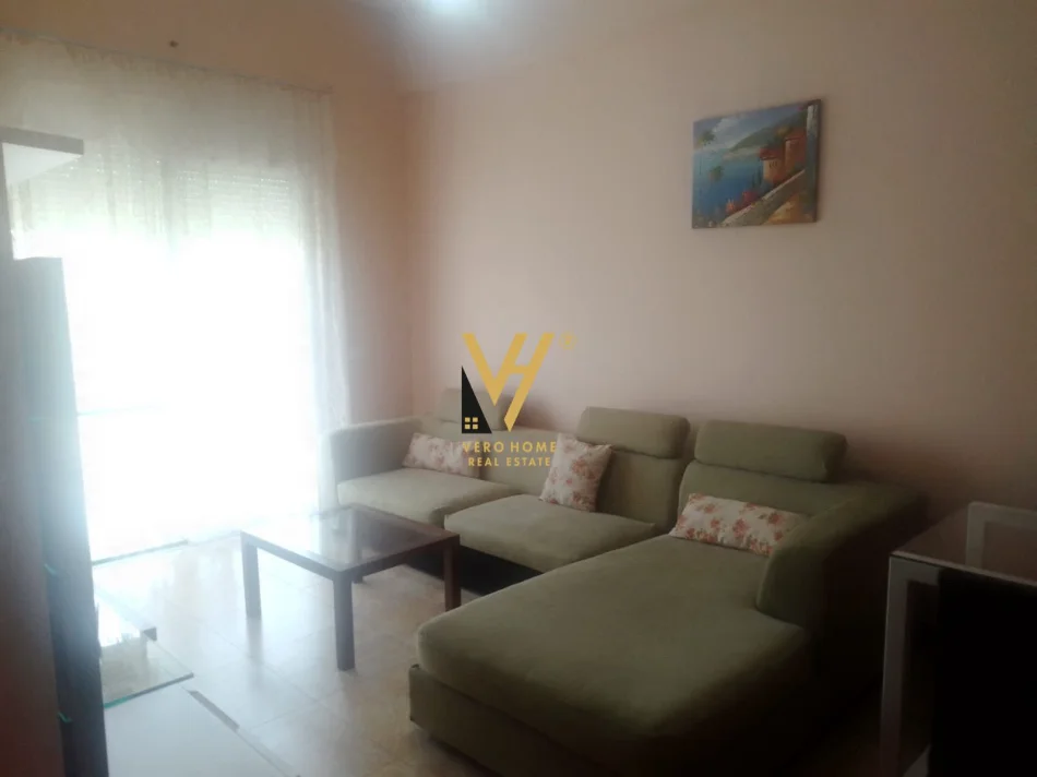 Tirane, jepet me qera apartament 2+1+Ballkon Kati 2, 85 m² 520 € (KODRA E DIELLIT)