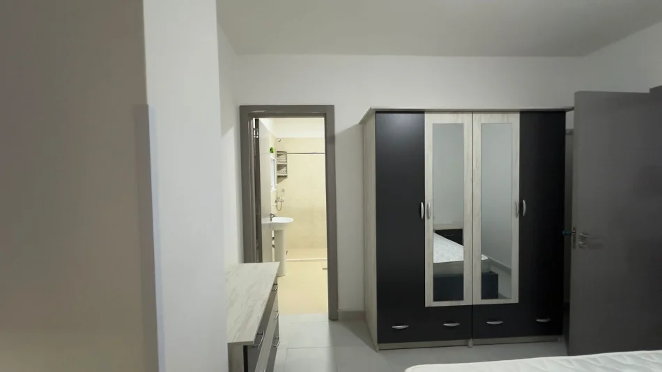 Tirane, jepet me qera apartament 2+1+2+Parkim, Kati 5, 98 m² 550 € (5 Maj)