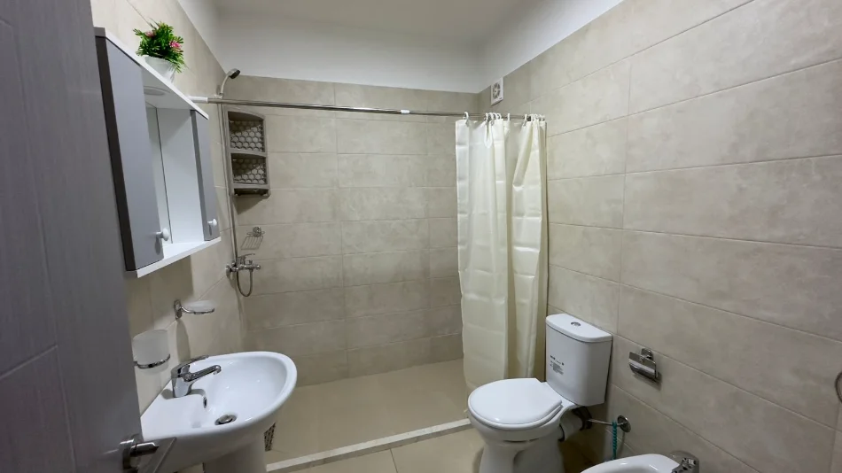 Tirane, jepet me qera apartament 2+1+2+Parkim, Kati 5, 98 m² 550 € (5 Maj)