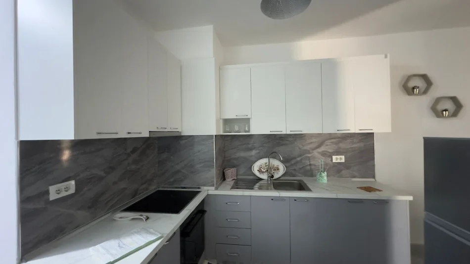 Tirane, jepet me qera apartament 2+1+2+Parkim, Kati 5, 98 m² 550 € (5 Maj)