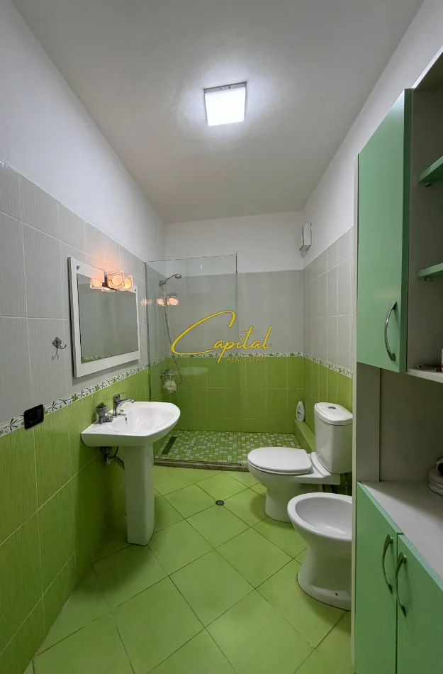 Tirane, jepet me qera apartament 2+1 Kati 5, 115 m² 580 € (ASTIR)