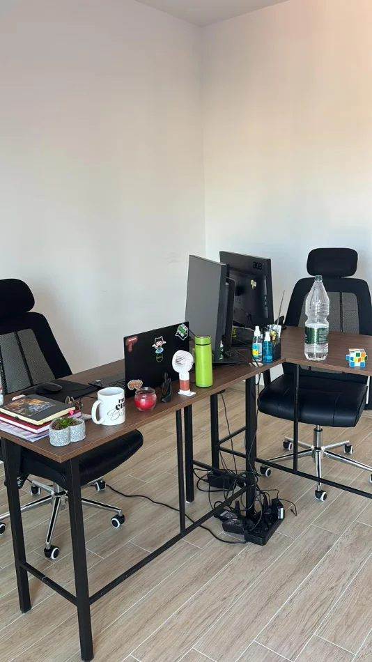 Tirane, shes Tavolina Profesionale në Shitje- Oferta për Biznese 80 €