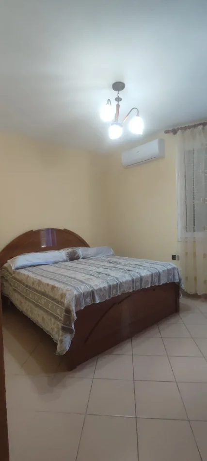 Tirane, jepet me qera apartament 2+1+Ballkon Kati 1, 75 m² 700 € (Fusha e Aviacionit)