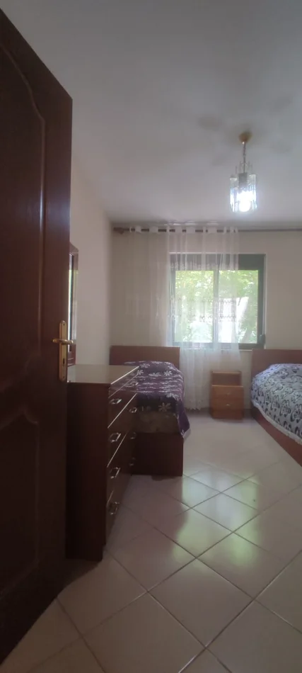 Tirane, jepet me qera apartament 2+1+Ballkon Kati 1, 75 m² 700 € (Fusha e Aviacionit)