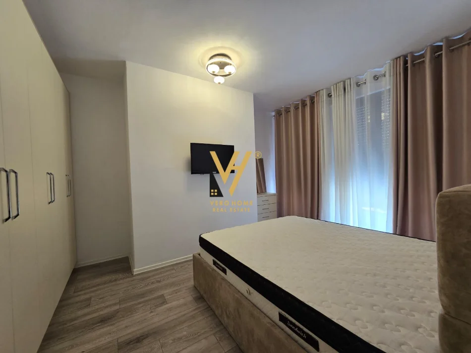 Tirane, jepet me qera apartament 1+1+Ballkon Kati 2, 63 m² 620 € (ALI DEMI)