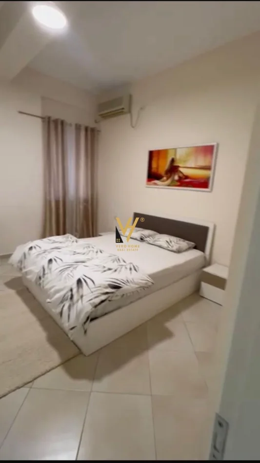 Tirane, jepet me qera apartament 1+1+Ballkon Kati 1, 60 m² 420 € (FRESKU)