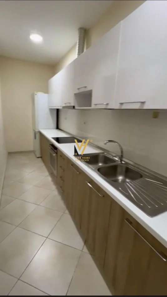 Tirane, jepet me qera apartament 1+1+Ballkon Kati 1, 60 m² 420 € (FRESKU)