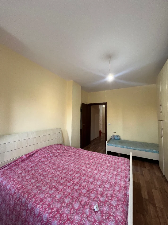 Tirane, jepet me qera apartament 2+1 Kati 2, 115 m² 600 € (Don Bosko, prane Hotel Ferrarit)