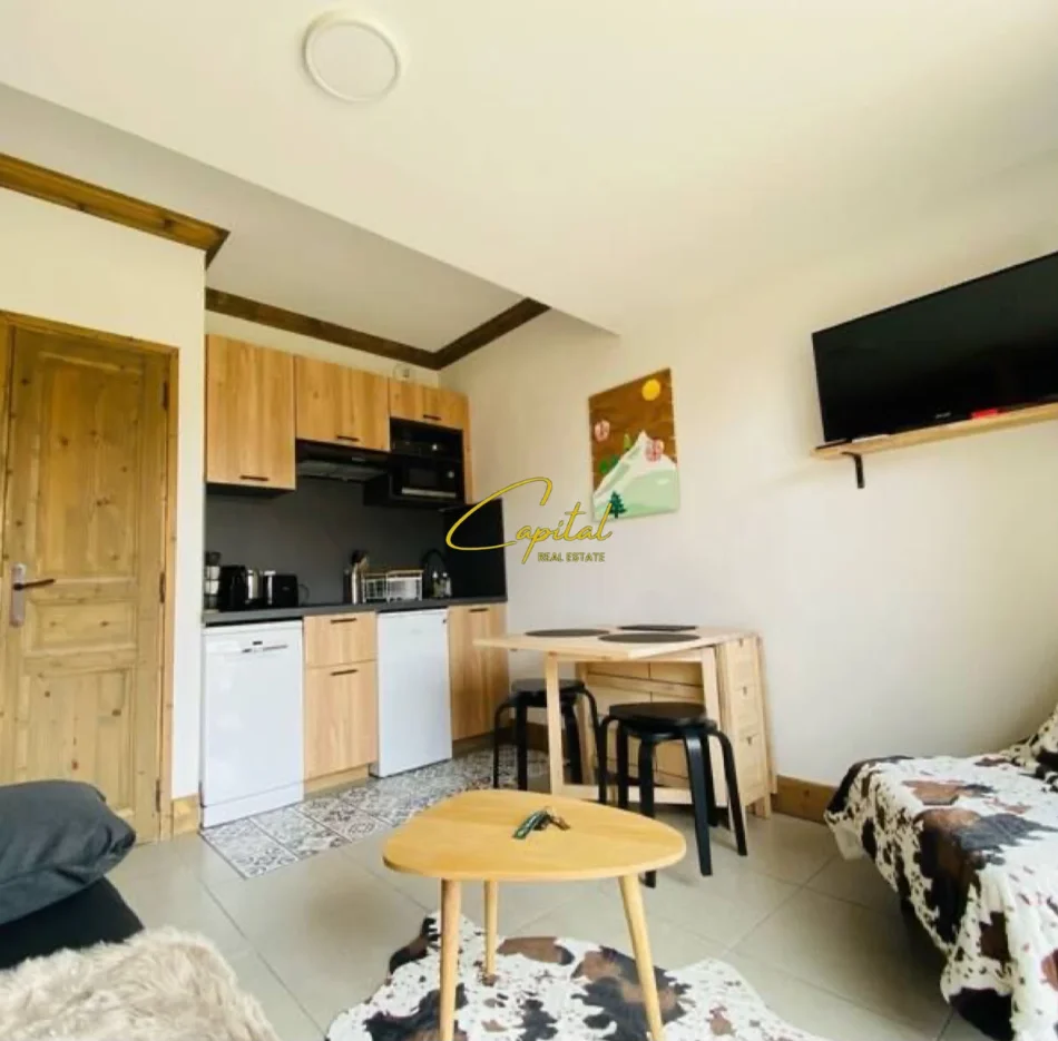 Tirane, jepet me qera apartament 2+1 Kati 1, 110 m² 570 € (KOMUNA E PARISIT)