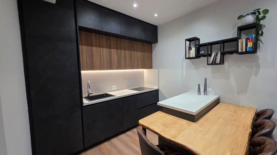 Tirane, jepet me qera apartament 1+1 Kati 0, 700 € (Kodra e Diellit)