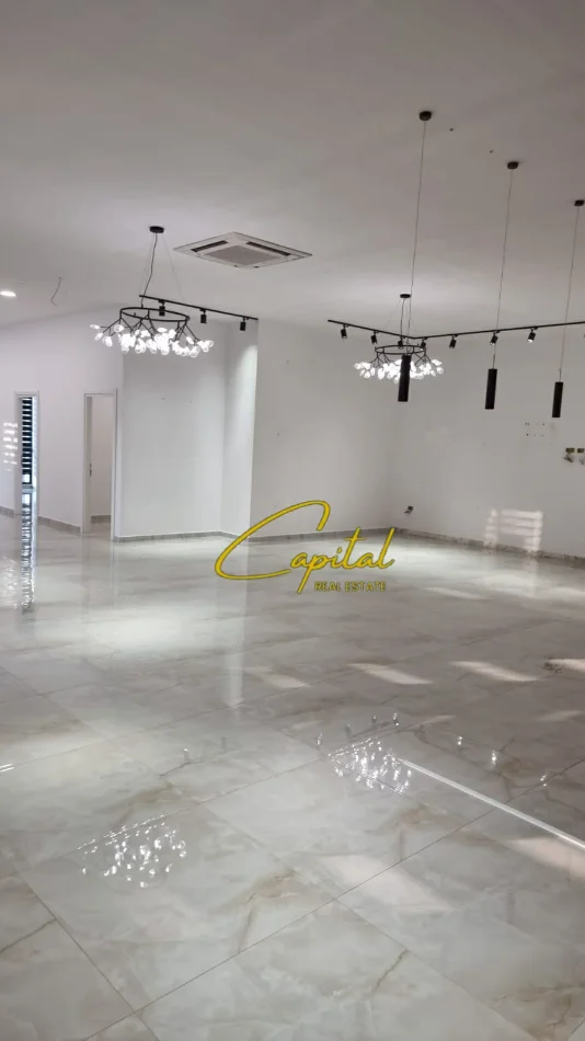Tirane, jepet me qera ambjent biznesi Kati 1, 227 m² 3.200 € (KOMPLEKSI FARMACIA 10)
