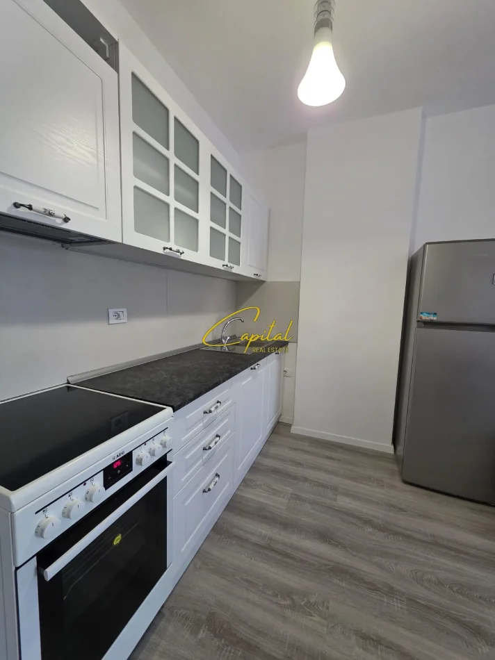 Tirane, jepet me qera apartament 1+1 Kati 4, 60 m² 550 € (LAPRAKE)