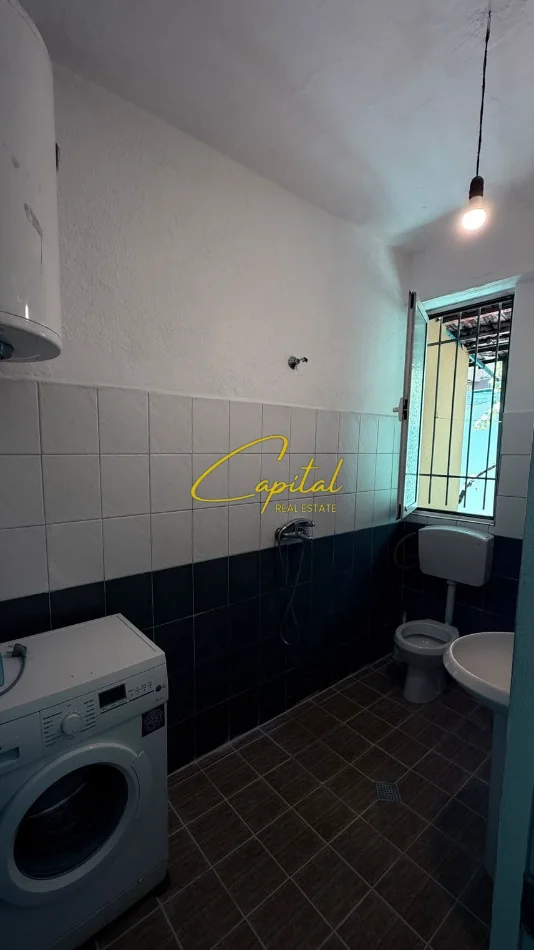 Tirane, jepet me qera apartament 1+1 Kati 1, 65 m² 400 € (ZOGU I ZI)