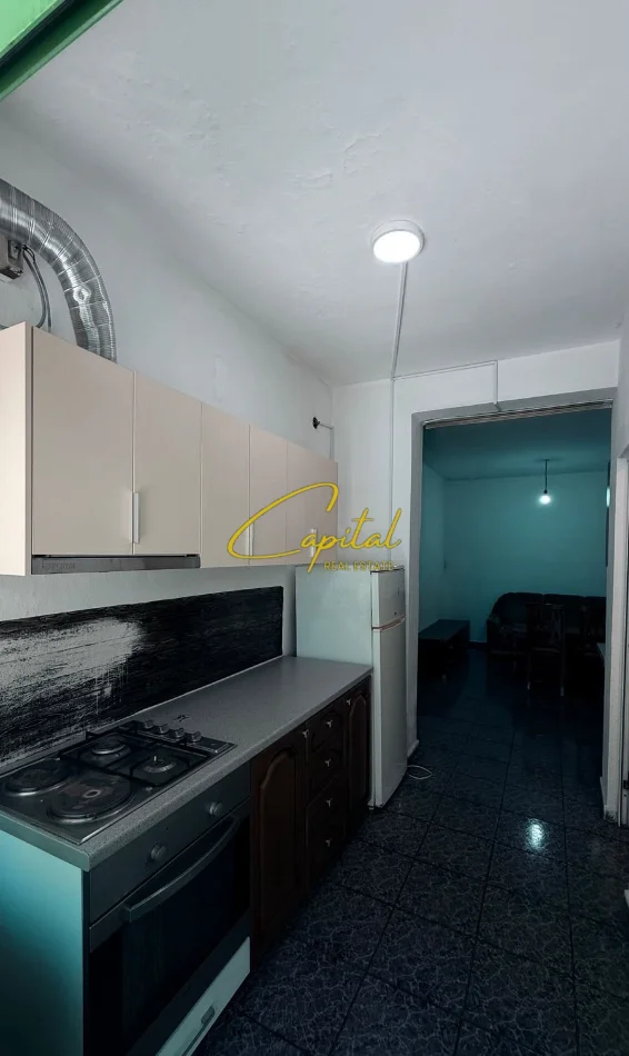 Tirane, jepet me qera apartament 1+1 Kati 1, 65 m² 400 € (ZOGU I ZI)