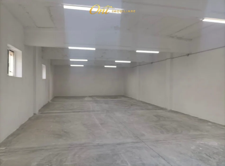 Tirane, jepet me qera magazine Kati 0, 162 m² 1.200 € (VAQARR)