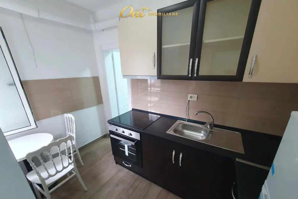 Tirane, jepet me qera garsonier 1+1 Kati 4, 40 m² 450 € (AMBASADA KINEZE, MOAZIKU I TIRANES)