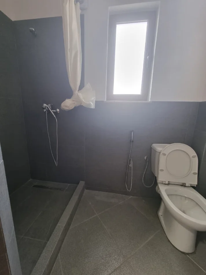 Tirane, jepet me qera apartament 1+1 Kati 5, 50 m² 350 € 