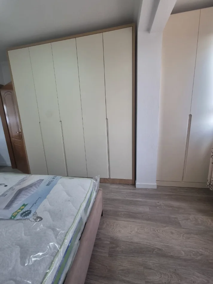 Tirane, jepet me qera apartament 1+1 Kati 5, 50 m² 350 € 