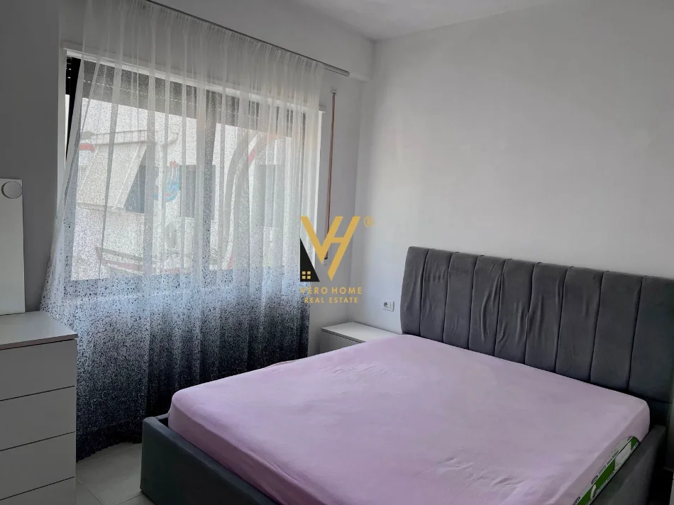 Tirane, jepet me qera apartament 1+1+Ballkon Kati 3, 65 m² 520 € (KODRA E DIELLIT)