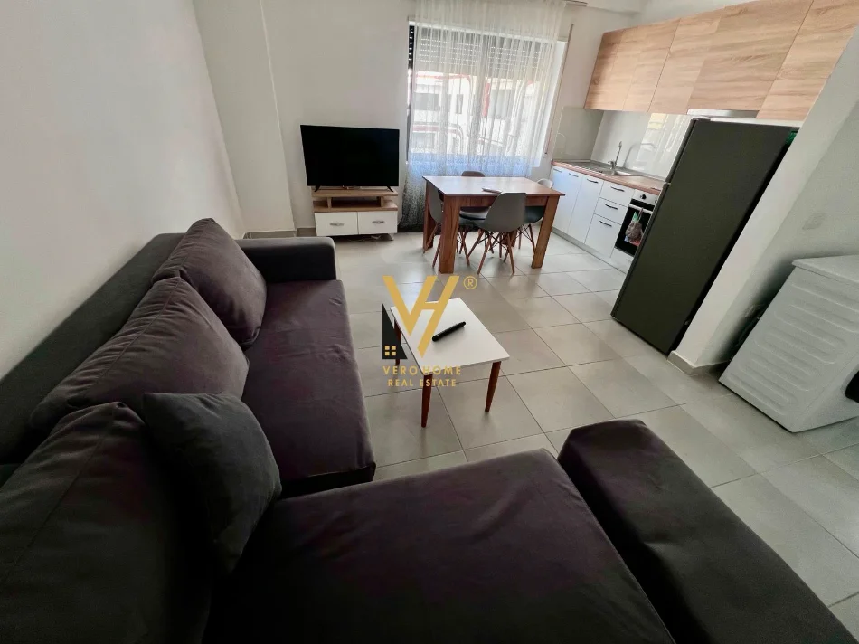 Tirane, jepet me qera apartament 1+1+Ballkon Kati 3, 65 m² 520 € (KODRA E DIELLIT)