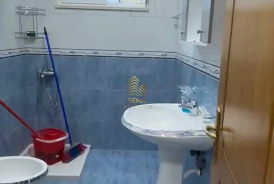 Tirane, jepet me qera apartament 1+1+Ballkon Kati 1, 60 m² 500 € (5 Maji)