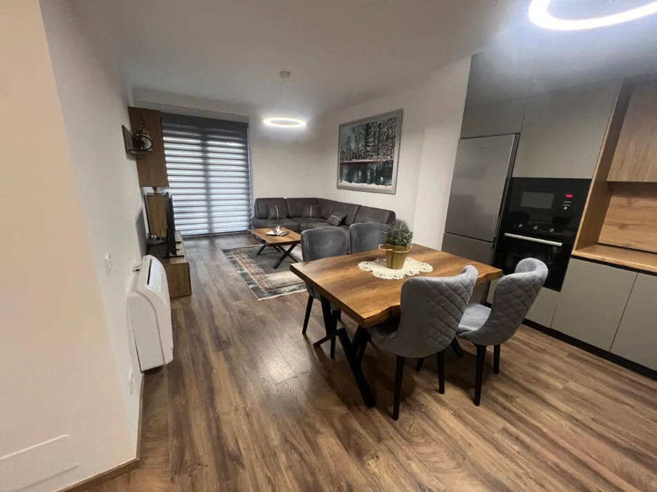 Tirane, jepet me qera apartament 2+1+Aneks+Ballkon Kati 5, 120 m² 1.200 € 
