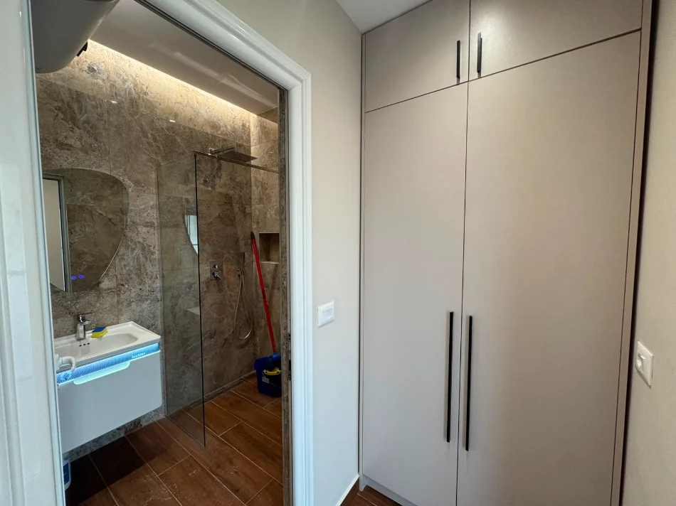 Tirane, shitet apartament 1+1 Kati 4, 34 m² 120.000 € (Pazari i Ri)