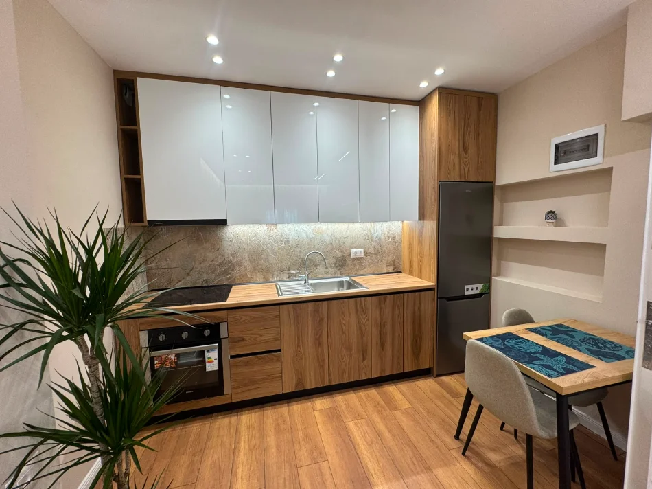 Tirane, shitet apartament 1+1 Kati 4, 34 m² 120.000 € (Pazari i Ri)