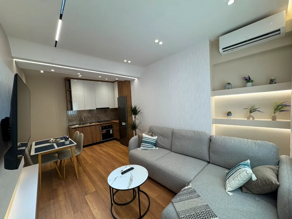Tirane, shitet apartament 1+1 Kati 4, 51 m² 163.000 € (Selvia)