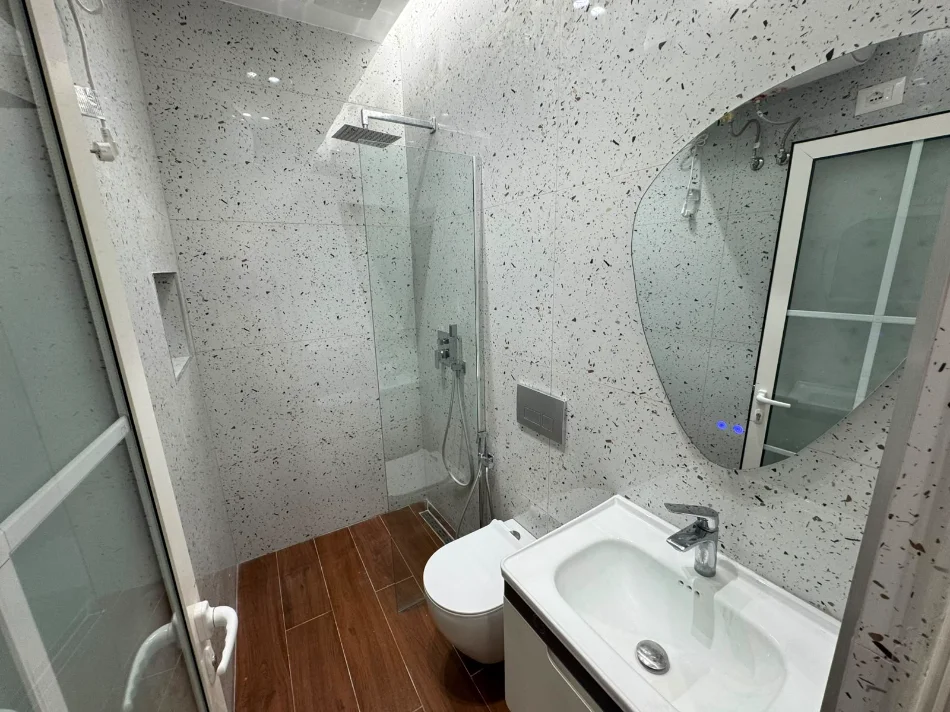 Tirane, shitet apartament 1+1 Kati 4, 51 m² 163.000 € (Selvia)