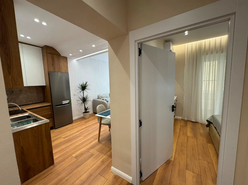 Tirane, shitet apartament 1+1 Kati 4, 51 m² 163.000 € (Selvia)