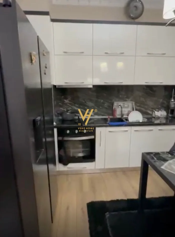 Tirane, shitet apartament 2+1+Ballkon Kati 6, 110 m² 320.000 € (RRUGA QEMAL STAFA)