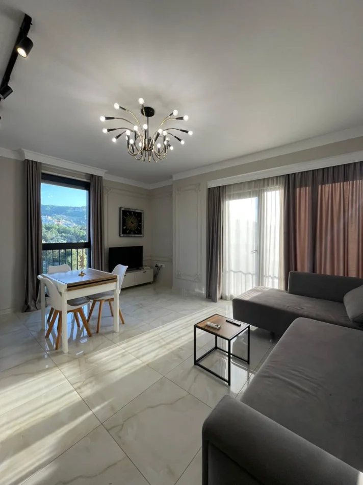 Tirane, jepet me qera apartament 1+1 Kati 7, 800 € (Kompleksi Olimpik)