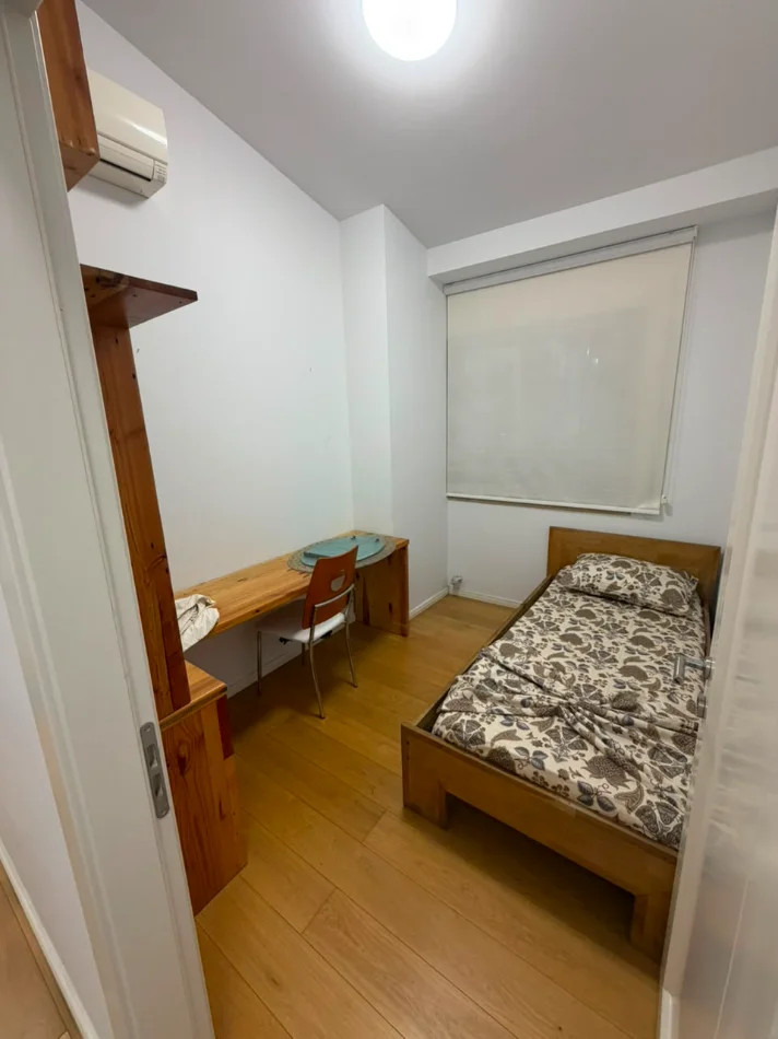 Tirane, jepet me qera apartament 3+1+Ballkon Kati 3, 120 m² 1.400 € 