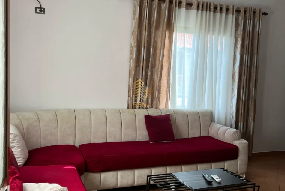 Tirane, jepet me qera apartament 2+1+Ballkon Kati 2, 90 m² 500 € (Siri Kodra)