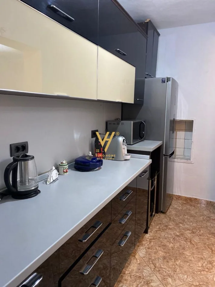 Tirane, jepet me qera apartament 2+1+Ballkon Kati 3, 87 m² 620 € (RRUGA E ELBASANIT)