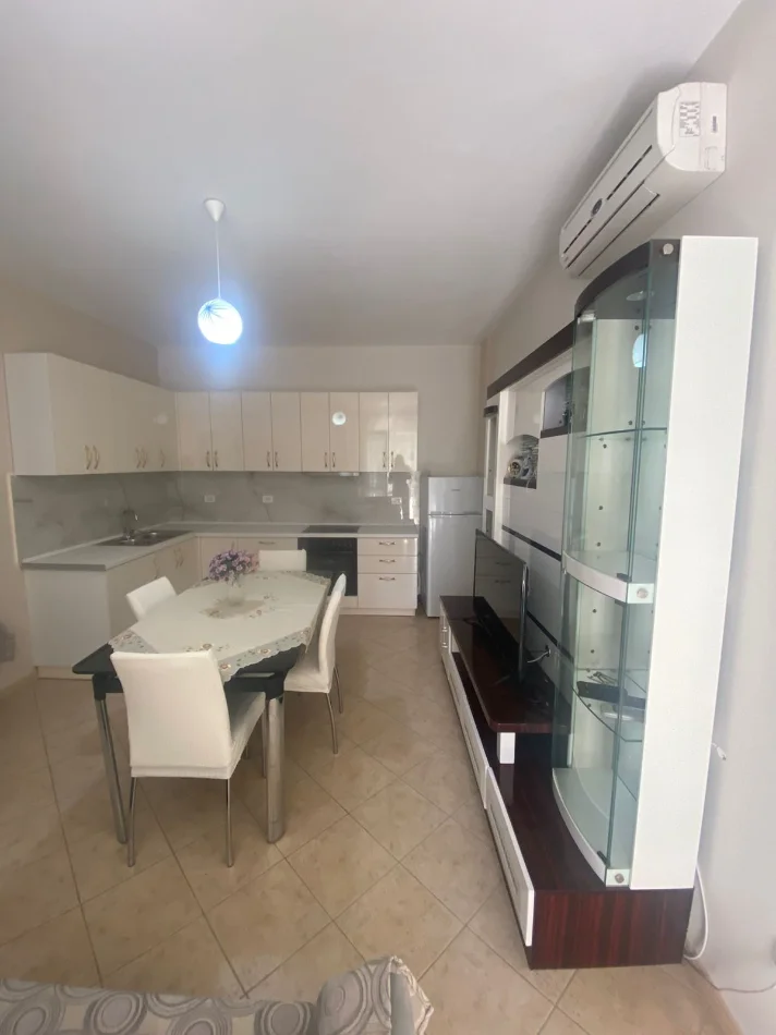 Tirane, jepet me qera apartament 1+1 Kati 1, (ASTIR)