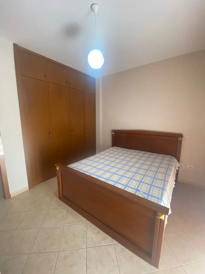 Tirane, jepet me qera apartament 1+1 Kati 1, (ASTIR)