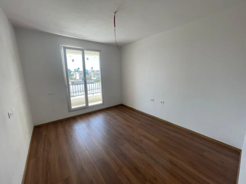 Tirane, shitet apartament 2+1 , 108 m² 88.000 € (Kamez)