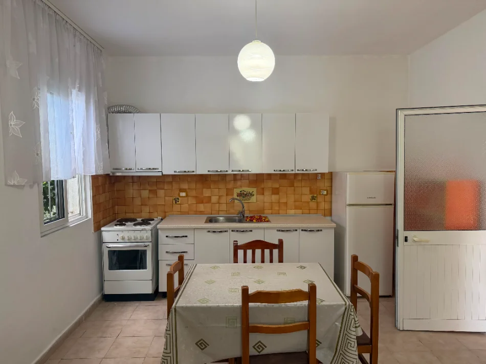 Tirane, jepet me qera apartament 1+1 Kati 1, 70 m² 350 € (PRANE MARLIN BARLETIT)