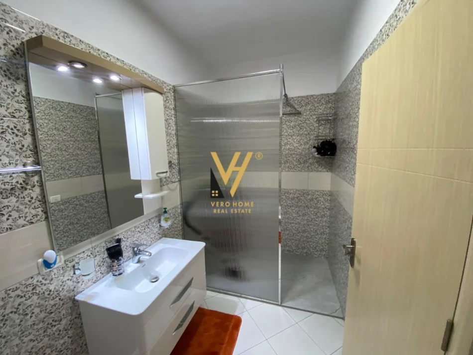 Tirane, shitet apartament 2+1+Ballkon Kati 4, 113 m² 260.000 € (STACIONI I TRENIT)