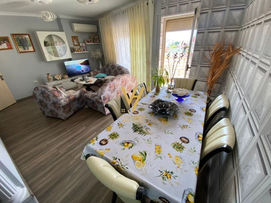 Tirane, shitet apartament 2+1+Ballkon Kati 4, 113 m² 260.000 € (STACIONI I TRENIT)