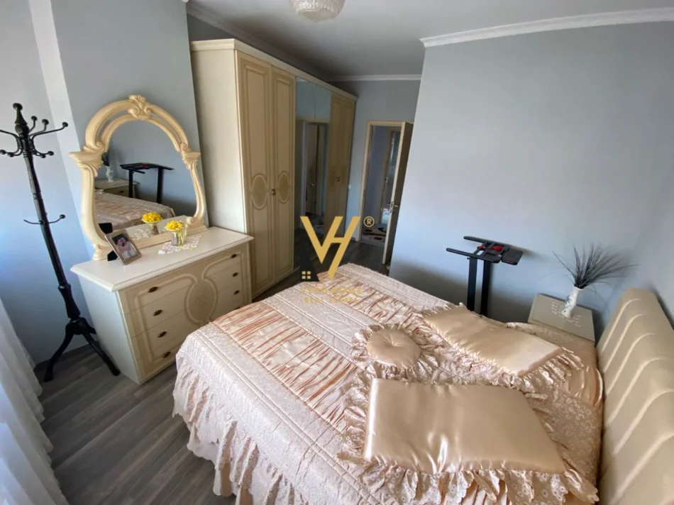 Tirane, shitet apartament 2+1+Ballkon Kati 4, 113 m² 260.000 € (STACIONI I TRENIT)