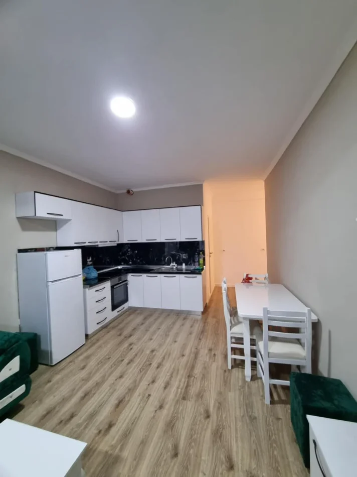 Tirane, shitet apartament 1+1 Kati 2, 60 m² 93.000 € (fresk)