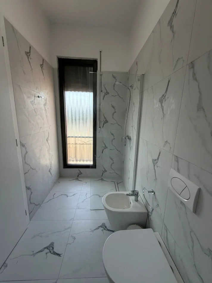 Tirane, jepet me qera apartament , 114 m² 130.000 € 