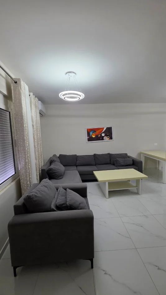 Tirane, jepet me qera Mine Peza tek Prokuroria Apartament 2+1 Kati 6 800 €